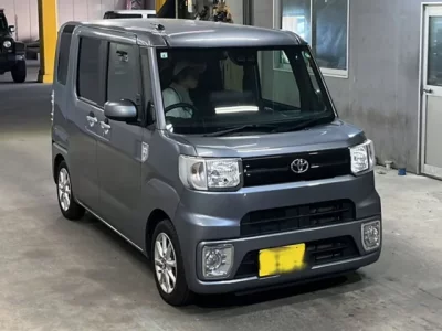 Toyota PIXIS MEGA