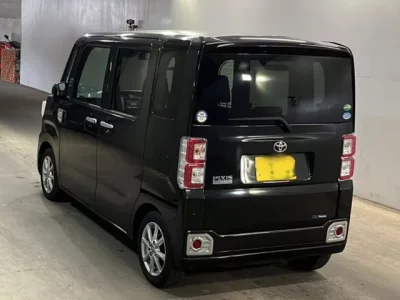 Toyota PIXIS MEGA