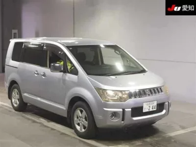 Mitsubishi DELICA D5