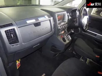 Mitsubishi DELICA D5