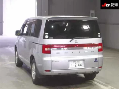 Mitsubishi DELICA D5