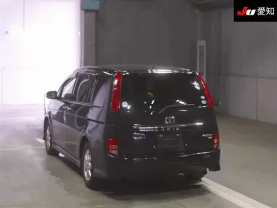 Toyota ISIS