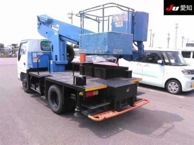 Isuzu ELF
