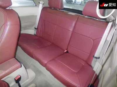 Volkswagen NEW BEETLE