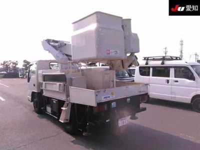 Isuzu TRUCK