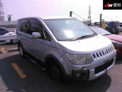 Mitsubishi DELICA D5