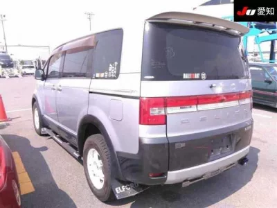 Mitsubishi DELICA D5
