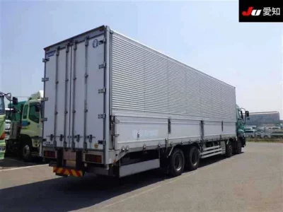 Isuzu TRUCK