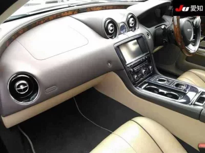 Jaguar XJ SERIES