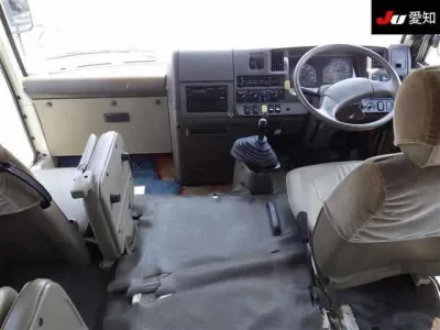 Isuzu BUS