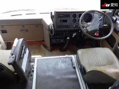 Nissan BUS
