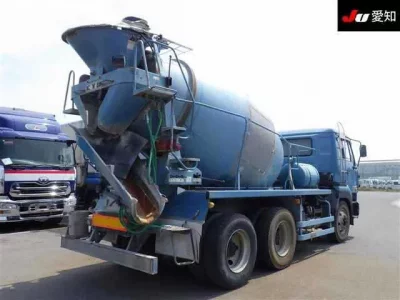 Nissan TRUCK