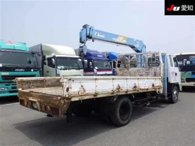 Isuzu TRUCK