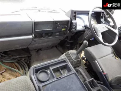 Isuzu TRUCK