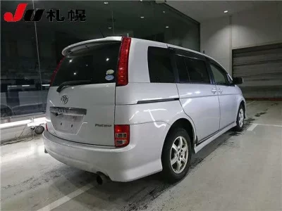 Toyota ISIS