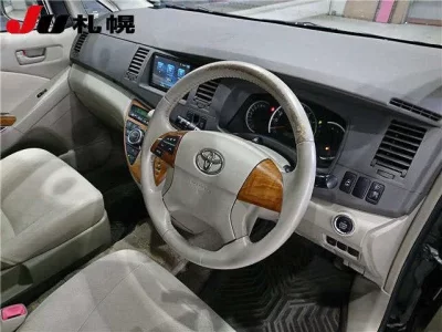 Toyota ISIS