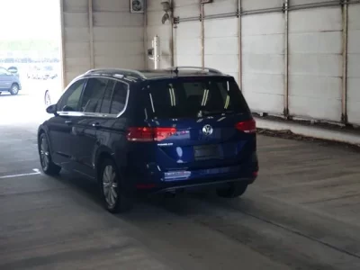 Volkswagen GOLF TOURAN