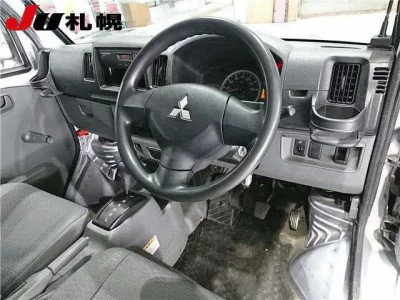 Mitsubishi MINICAB VAN