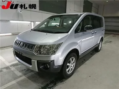 Mitsubishi DELICA D5