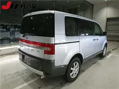 Mitsubishi DELICA D5