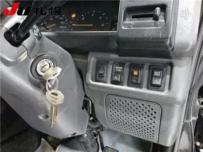 Mitsubishi DELICA WAGON