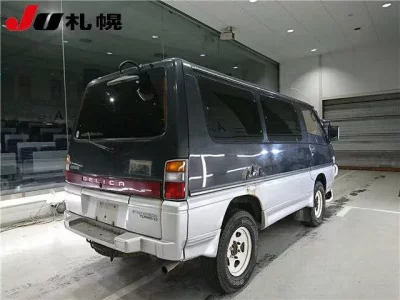 Mitsubishi DELICA WAGON