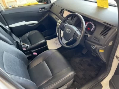 Toyota ISIS