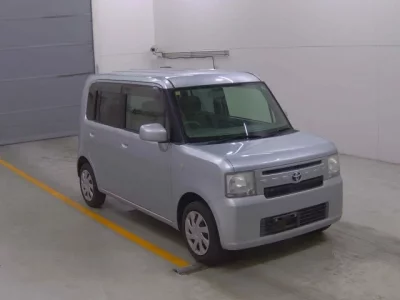 Toyota PIXIS SPACE