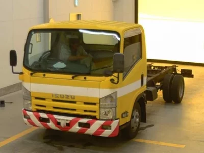 Isuzu ELF