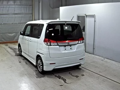 Mitsubishi DELICA D2