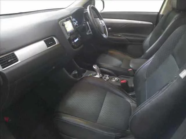 Mitsubishi OUTLANDER PHEV