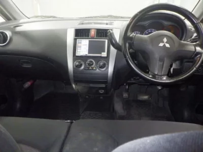 Mitsubishi COLT PLUS