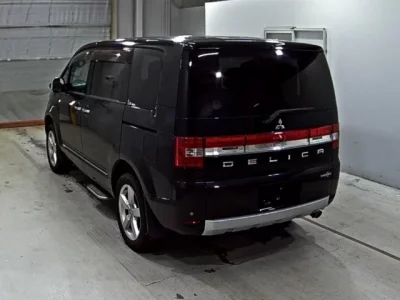 Mitsubishi DELICA D5