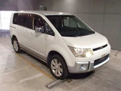 Mitsubishi DELICA D5