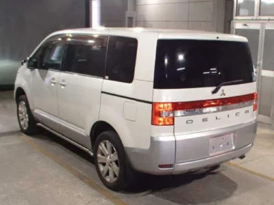 Mitsubishi DELICA D5