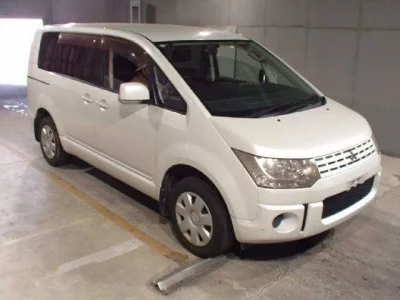 Mitsubishi DELICA D5