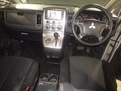 Mitsubishi DELICA D5