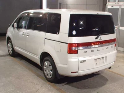 Mitsubishi DELICA D5
