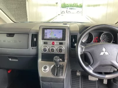Mitsubishi DELICA D5