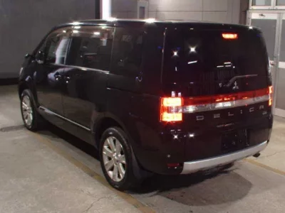 Mitsubishi DELICA D5