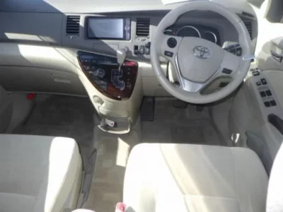 Toyota ISIS