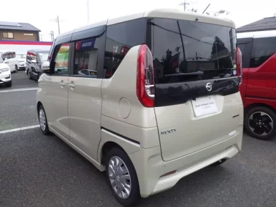 Nissan ROOX