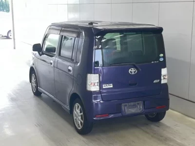 Toyota PIXIS SPACE