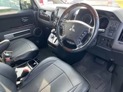 Mitsubishi DELICA D5