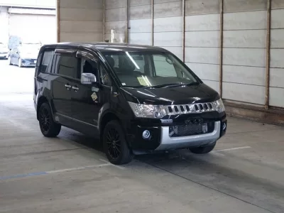 Mitsubishi DELICA D5