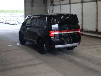Mitsubishi DELICA D5