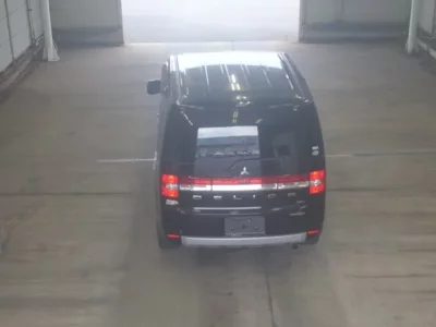 Mitsubishi DELICA D5