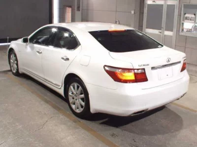 Lexus LS
