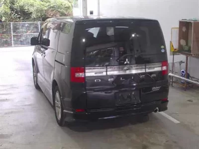 Mitsubishi DELICA D5
