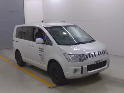 Mitsubishi DELICA D5
